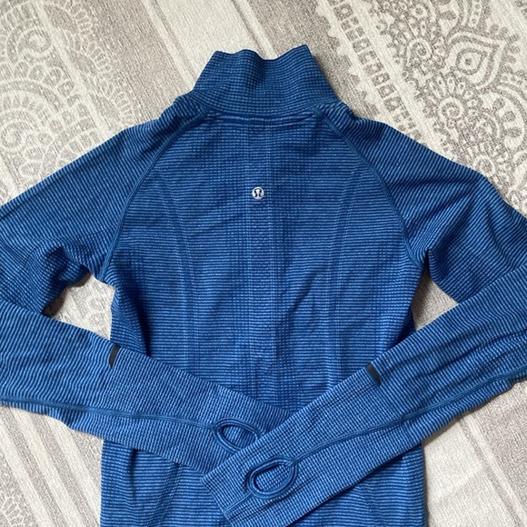 Lululemon Run: Swiftly Tech 1/2 Zip in Tonka Stripe Heathered Blue Rugged Blue - Picture 13 of 14
